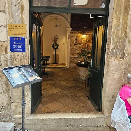 אכסניה Castello