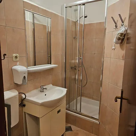 Castello Hostel *