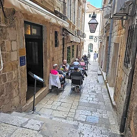 Castello Hostel